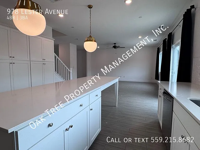 978 Lester Ave — Photo 4
