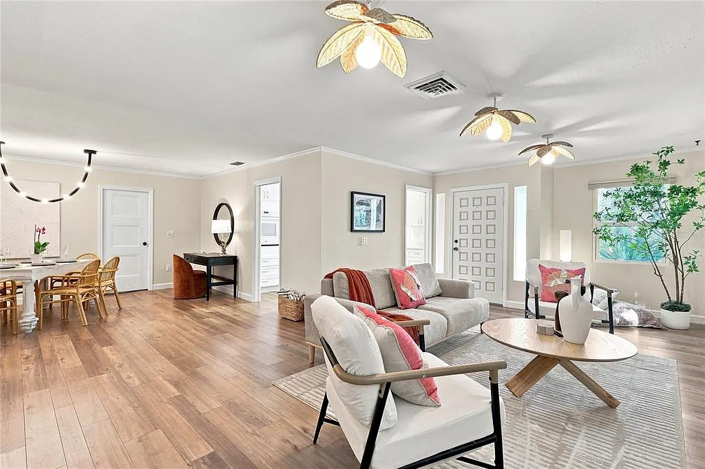 2 bed, 2.0 bath, 1518 sqft, $5,950 — Photo 3