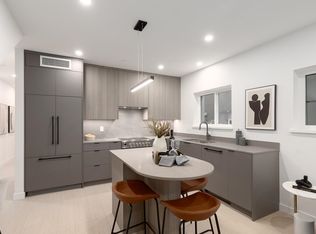 2329 E 34th Ave #204, Vancouver, BC