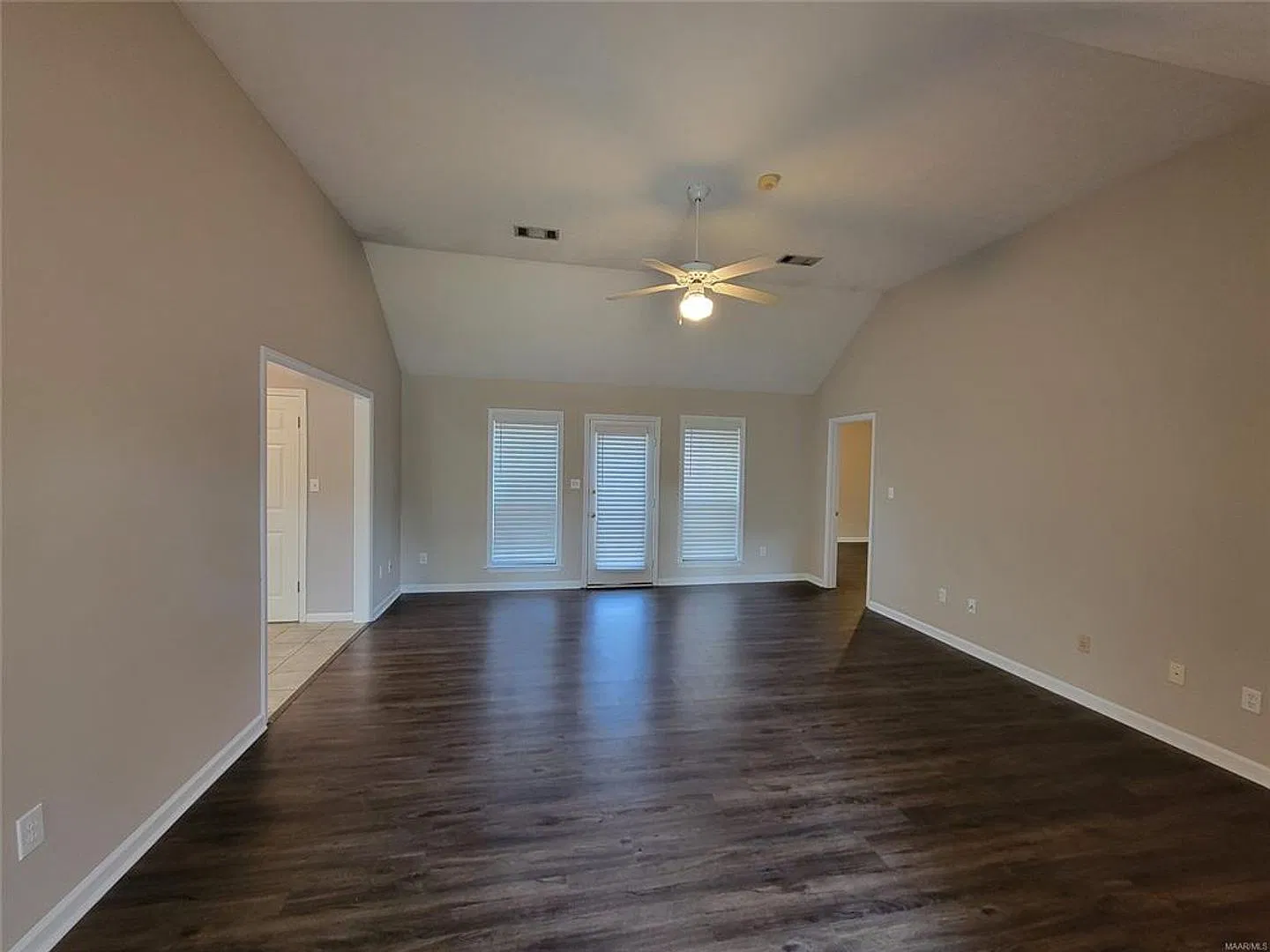 6501 Juniper Tree Lane — Photo 2