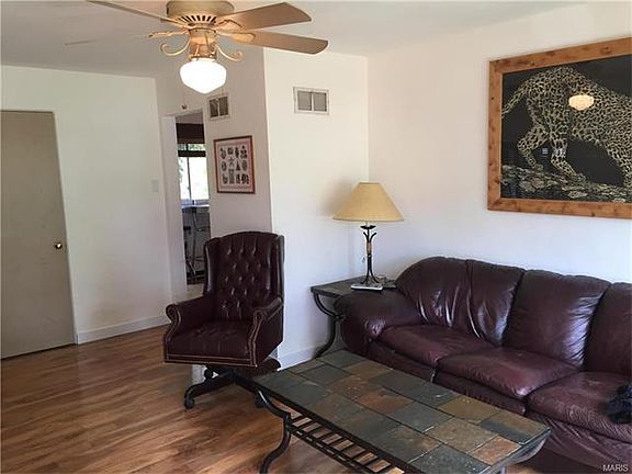 4th image of 2208 Pecan Dr