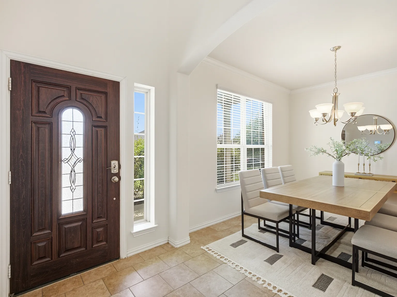 4 bed, 2791 sqft, $2,200 — Photo 4