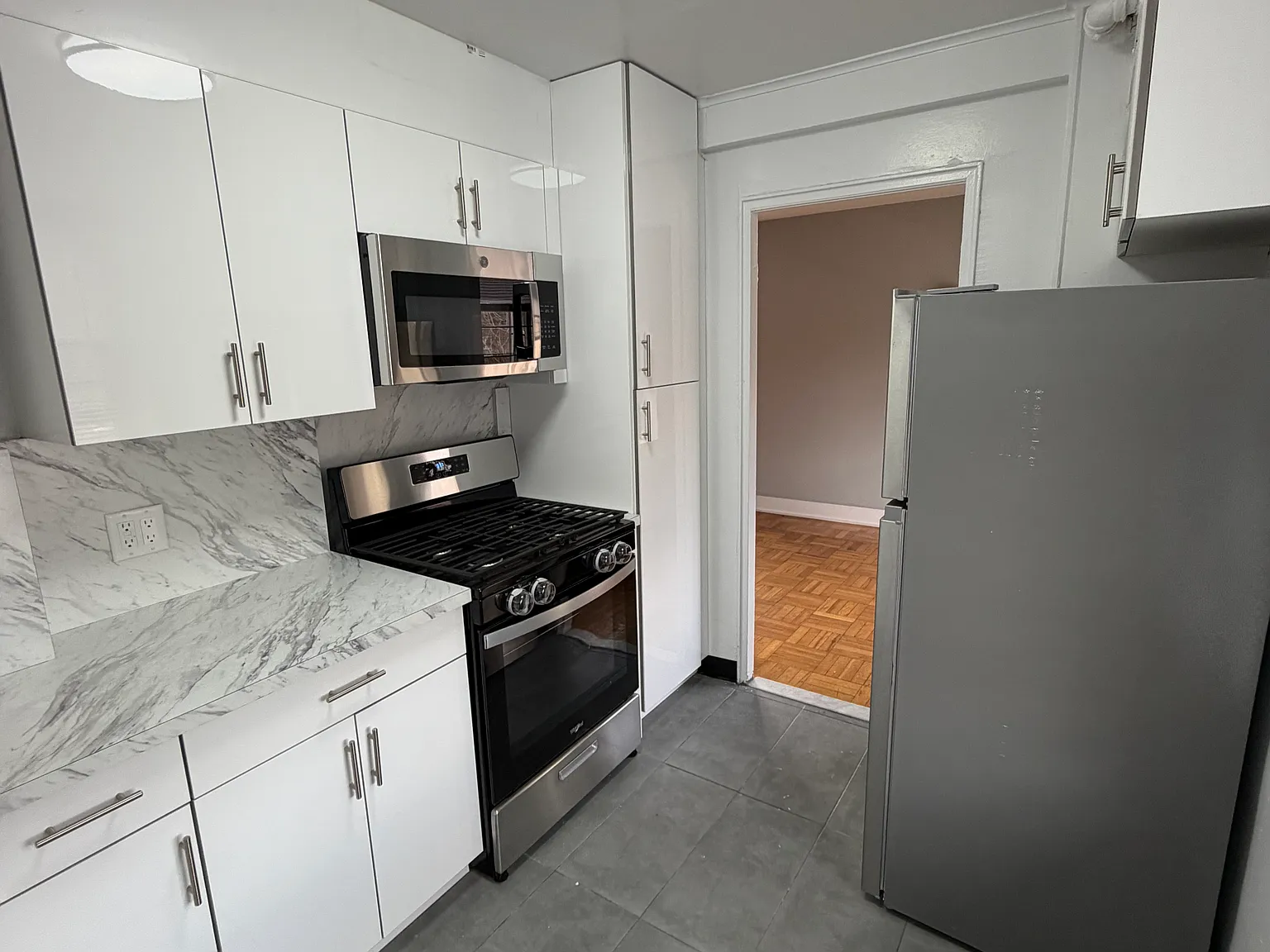 188th St, Fresh Meadows — Photo 4