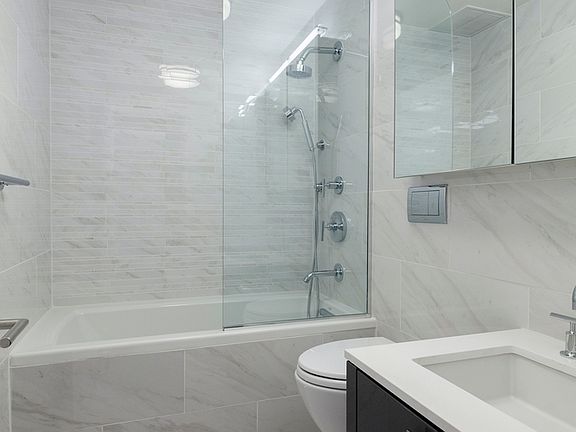 5th image of 305 E 86th St #8BE