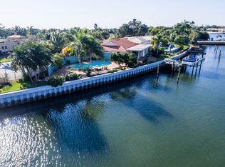 2047 Point Overlook Dr NE, Saint Petersburg, FL 33703