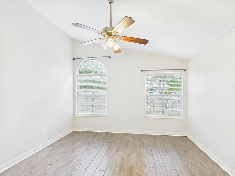 7400 Crepe Myrtle Dr — Photo 16