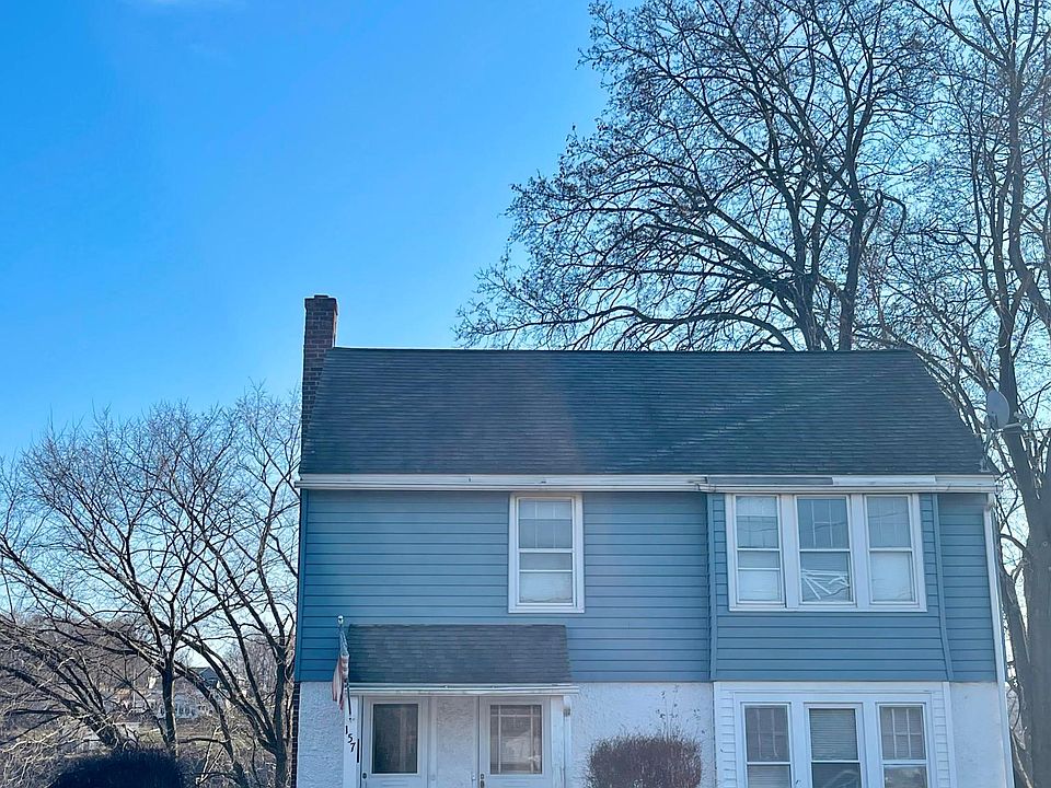 1st image of 157 3rd St Unit 1