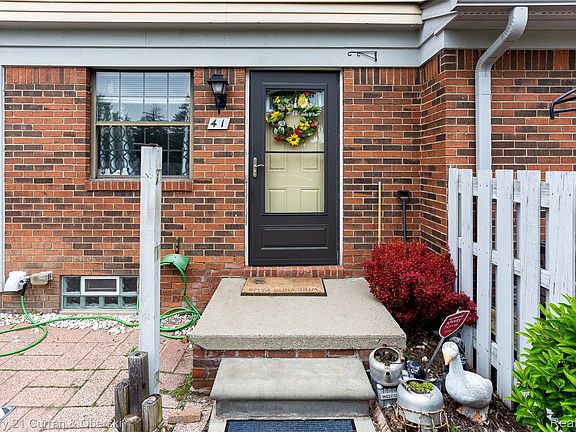 3rd image of 1921 Vine Way Dr APT 41