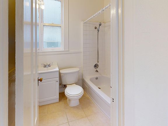 5th image of 150 Franklin St #406