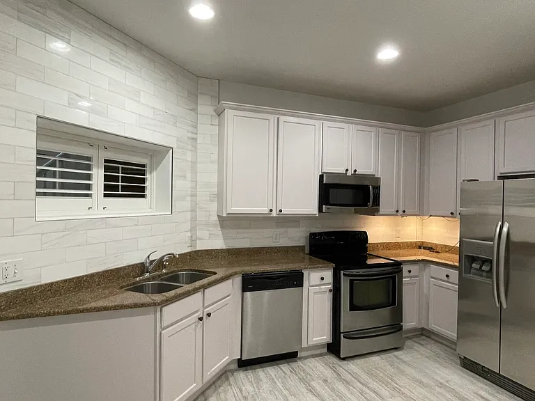 3641 Titanic Cir — Photo 8