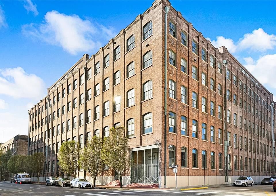 1st image of 1107 S Peters St APT 202