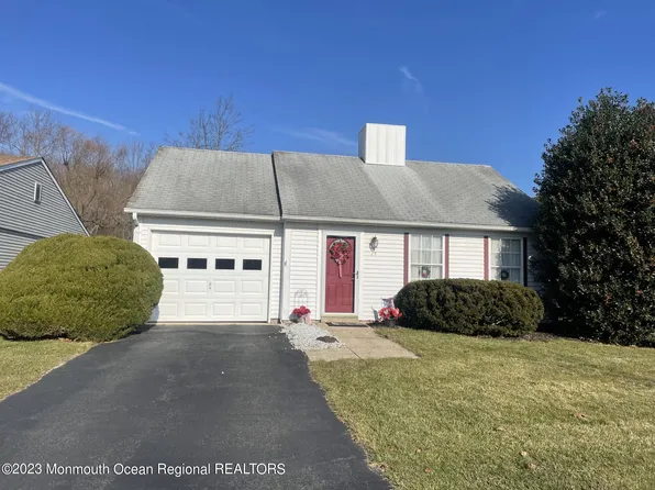 25 Leighton Lane, Manchester, NJ 08759