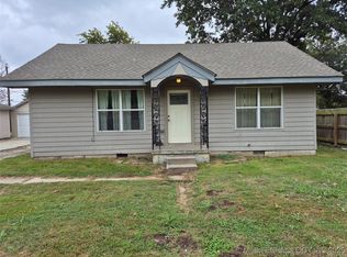 319 N Hogan St, Pryor, OK 74361