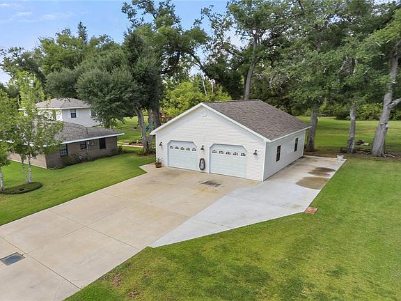 2nd image of 72 River Park Dr