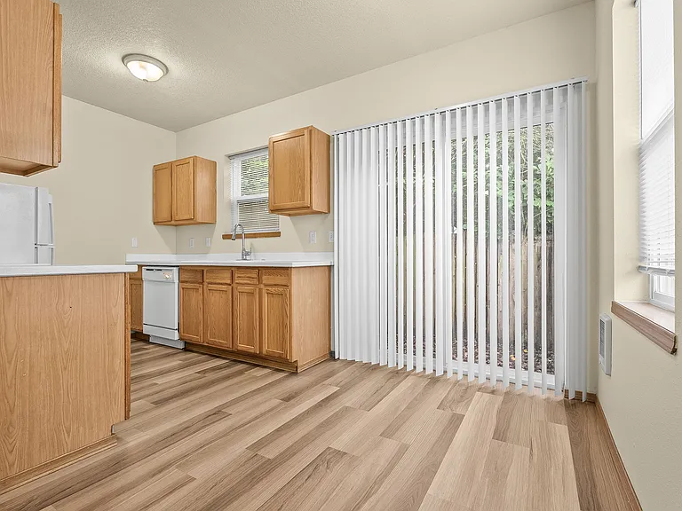 4920 NE Lombard St — Photo 4