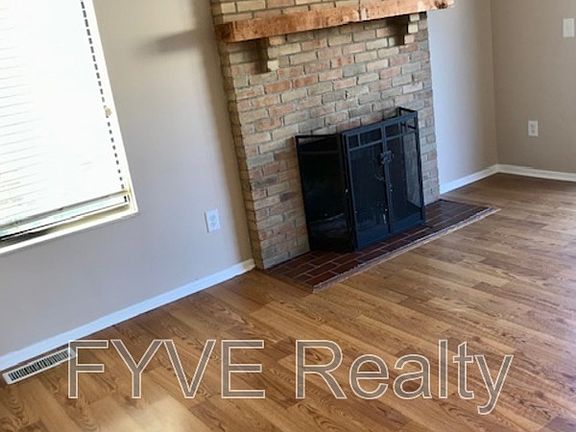 4th image of 2648 Cedar Lake Dr