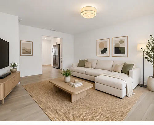 3011 W Binnicker Ave #B Photo 1