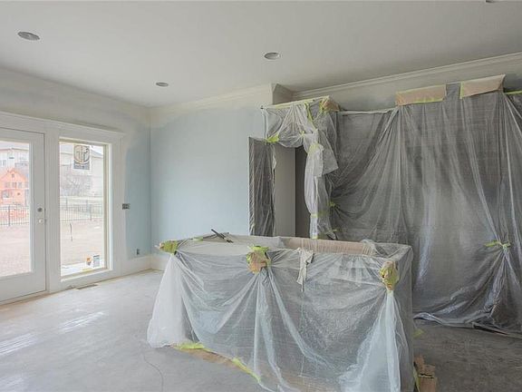 4th image of 10100 N Lister Ave