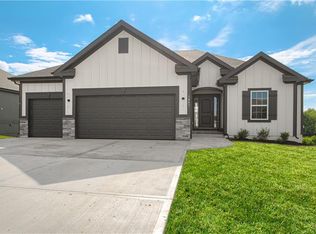 4806 NE 105th St, Kansas City, MO 64156