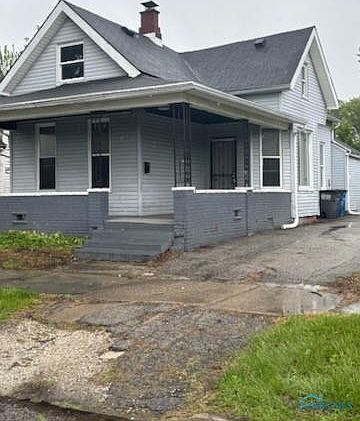 2nd image of 566 Palmwood Ave