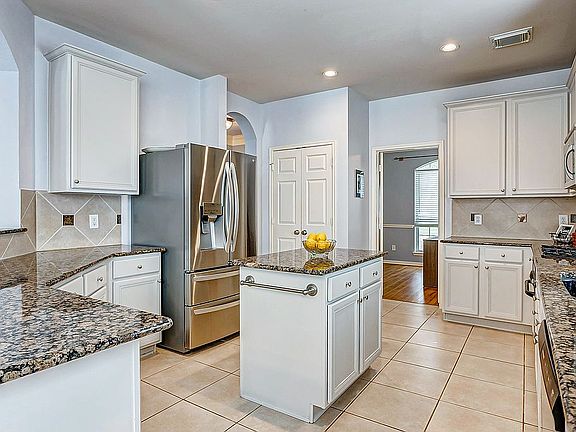 3rd image of 15318 Tylermont Dr