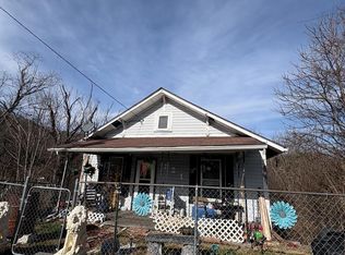 121 Grove St, Bluefield, VA 24605