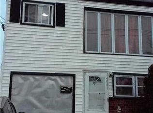 14841 Weller Ln, Rosedale, NY 11422