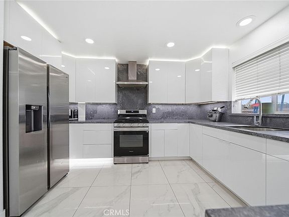 3rd image of 3824 Akina Ave