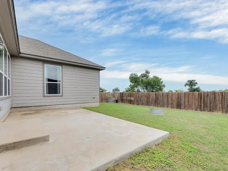13916 Lyndon B Johnson St — Photo 19
