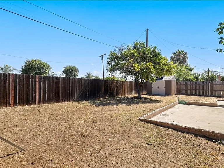 1909 W Walnut Ave — Photo 4