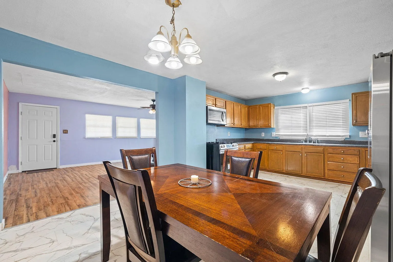 3 bed, 1182 sqft, $1,100 — Photo 2