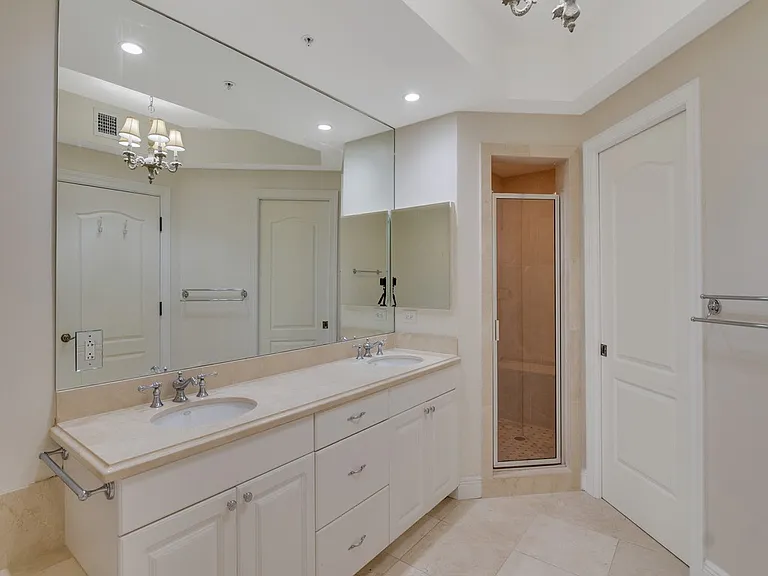 9013 Somerset Bay Ln #201 — Photo 8