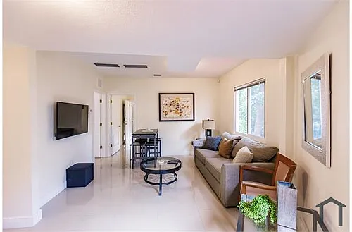 518 SW 15th Ave #2 Photo 1