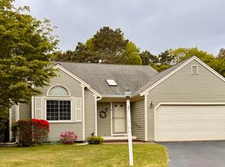 5 Skipjack Ln, Hyannis, MA 02601