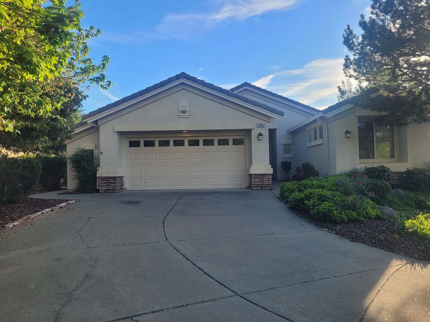 145 Northfield Ct photo 1