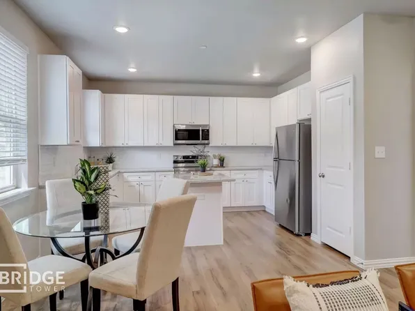 1004 W Golden Ln, Burleson, TX 76028