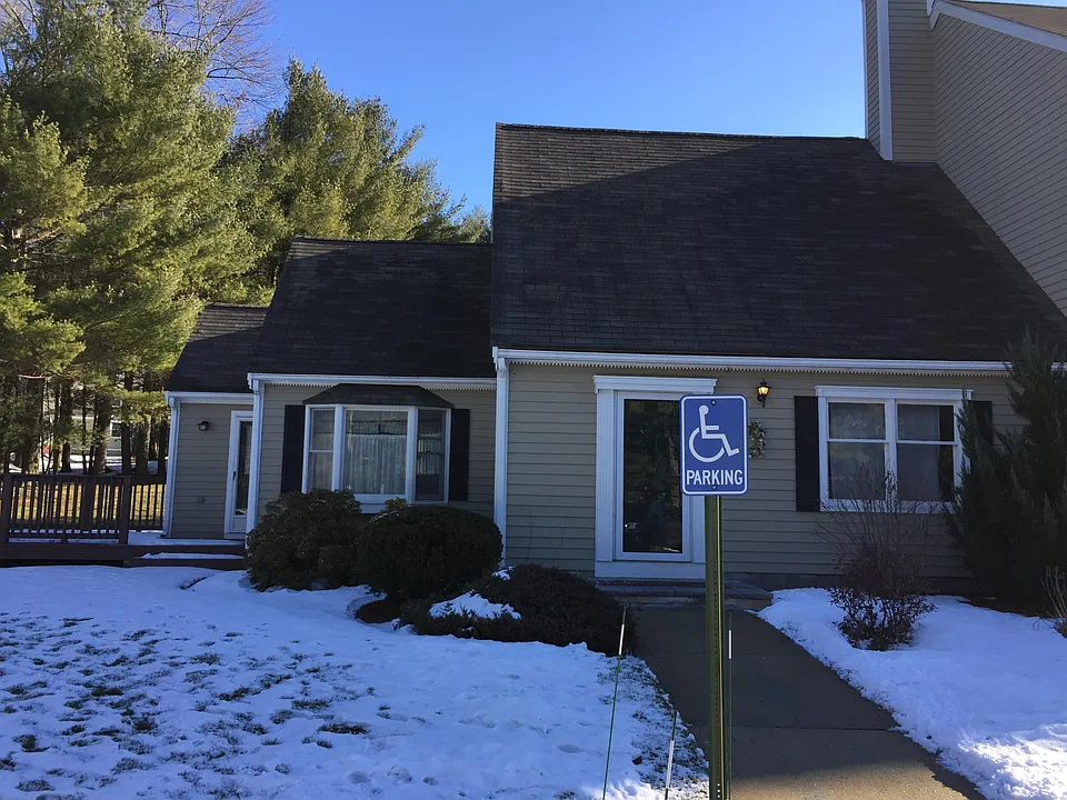 88 Stillwater Dr