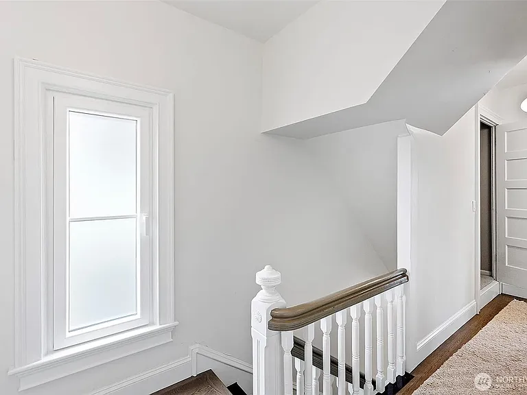 511 N E St — Photo 9