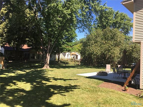 3rd image of 891 Bridgeton Ln