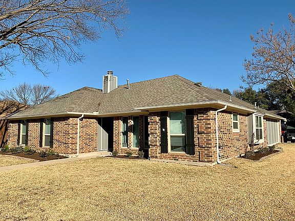 2nd image of 1943 Oakbluff Dr