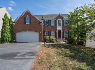 5675 Clouds Mill Dr, Alexandria, VA 22310