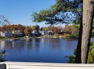 876 Pine Tree Rd W, Lake Orion, MI 48362