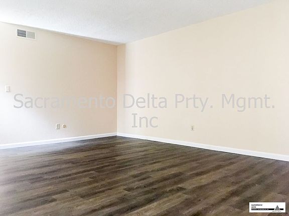 3rd image of 6610 Surfside Way APT A