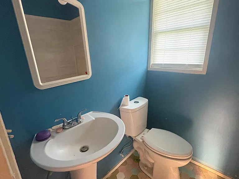 606 Mike St #B — Photo 8