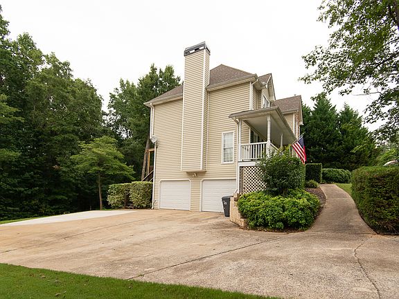 3rd image of 258 Warrenton Dr
