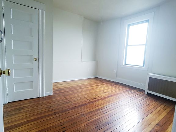 4th image of 4 Van Cortlandt Park Ave #3S