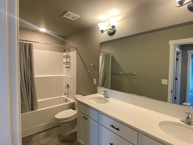 8920 W Caelen Ave — Photo 15