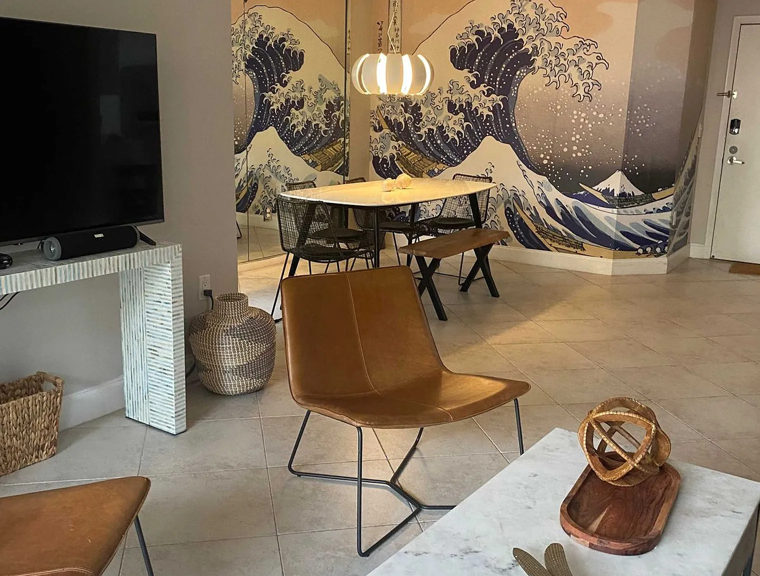 2 bed, 2.0 bath, 1097 sqft, $3,261 — Photo 2
