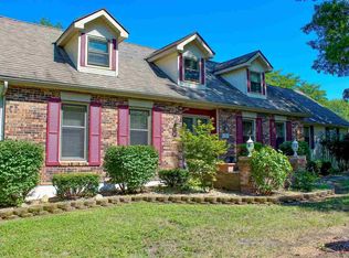 6007 Chestnut Dr, Sedalia, MO 65301