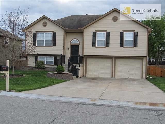 1st image of 623 SW Muriel Dr